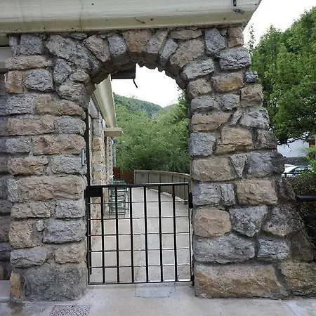 La Marionnade - Maison De Village, Sauna, Balneotherapie, Borne Ve Hébergement de vacances